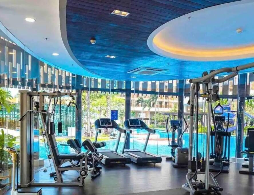 Apartment Modern Cozy With Free Amazing Pool, Gym And Garden By Sym D827 Phnom Penh