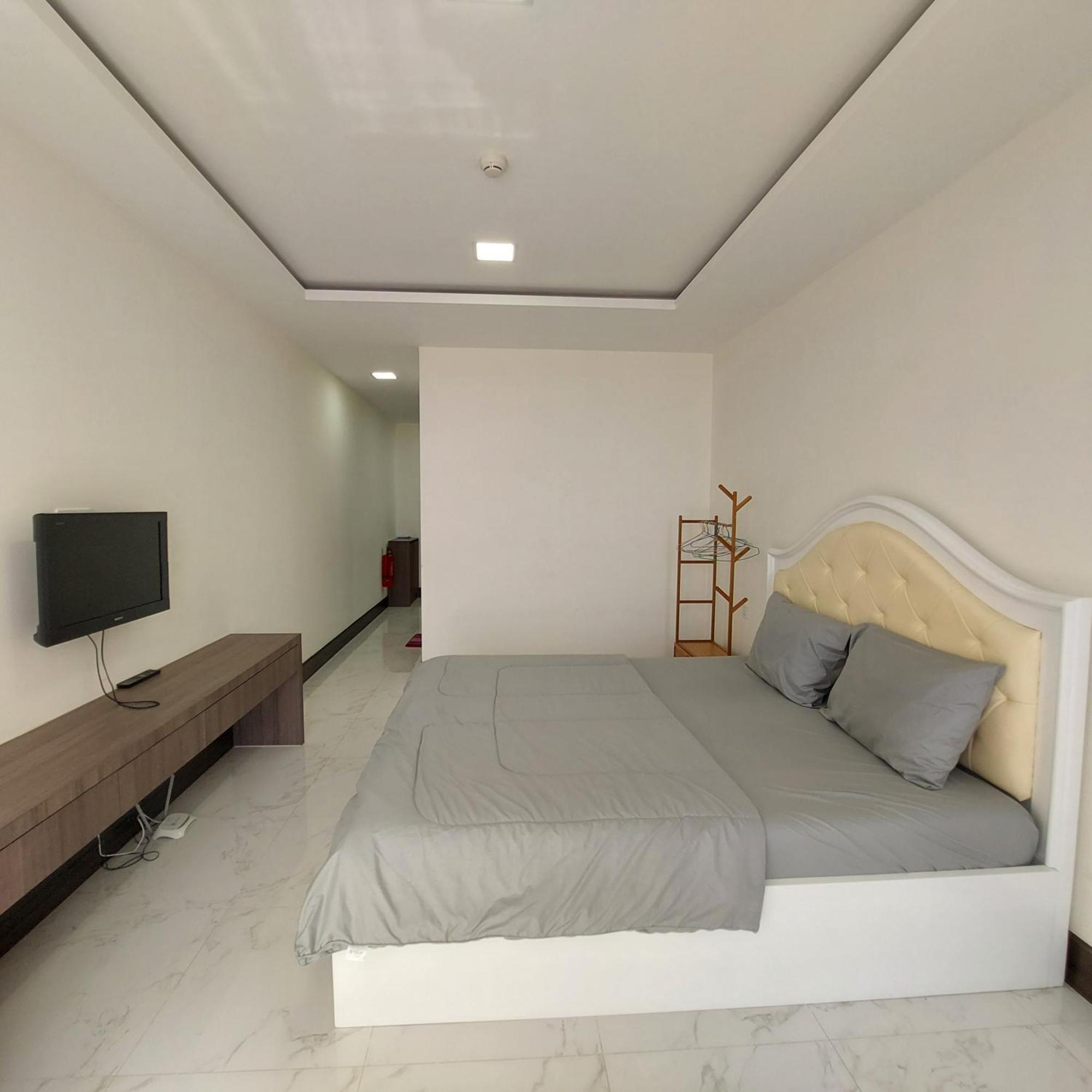 Modern Cozy With Free Amazing Pool, Gym And Garden By Sym D827 Apartment *
